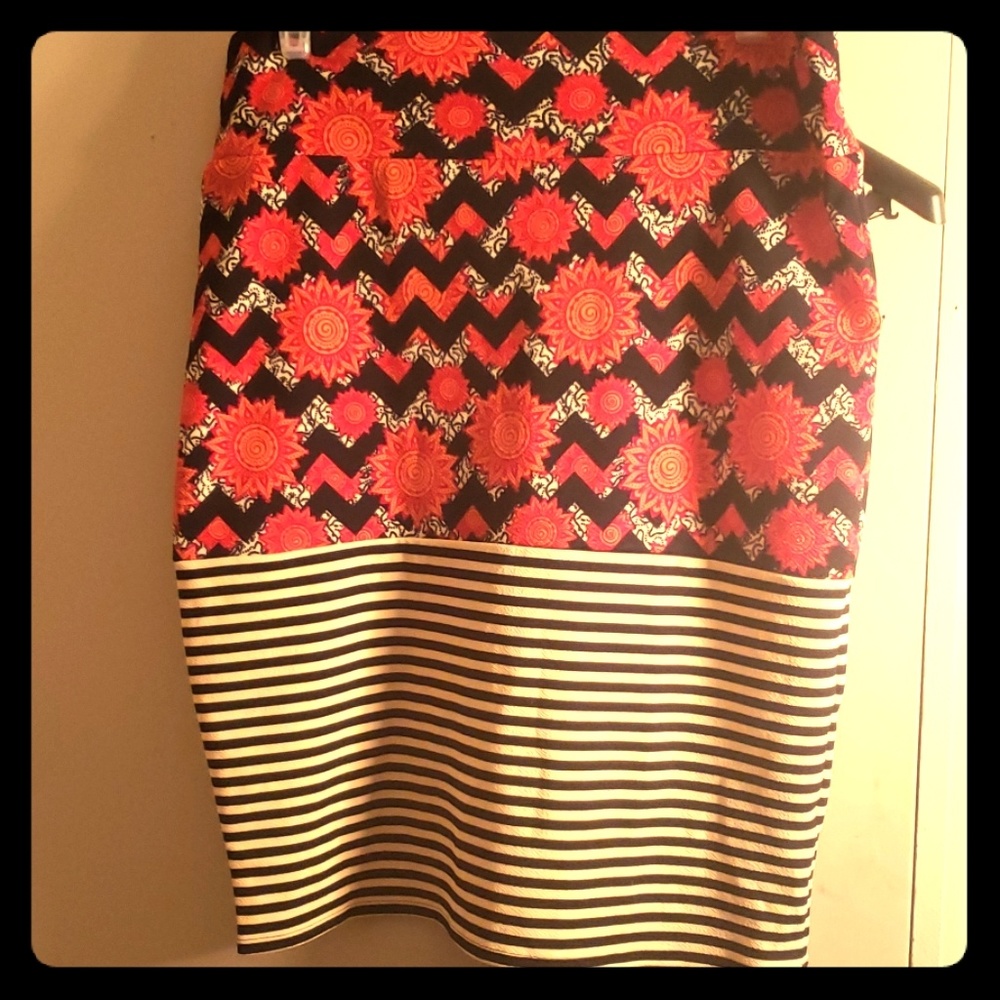 🔥Host Pick🔥Lularoe Cassie skirt 3x